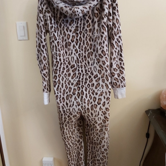 Pajama - Picture 3 of 11